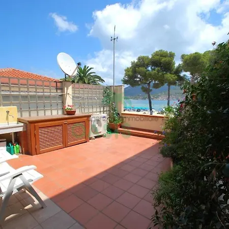 Апартаменты Perla - Terrazza Fronte Mare E Aria Condizionata *