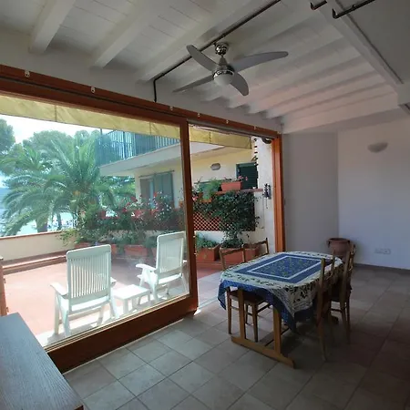 Perla - Terrazza Fronte Mare E Aria Condizionata Apartment *