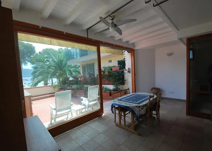 Perla - Terrazza Fronte Mare E Aria Condizionata Apartmán *